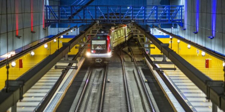 Anuncian ampliación de horario y servicio gratuito en el Metro de Santo Domingo