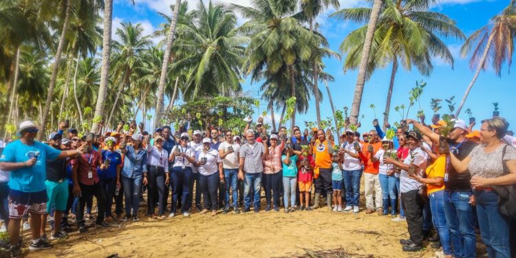 IDAC impulsa la sostenibilidad ambiental en Playa Jackson con jornada de reforestación