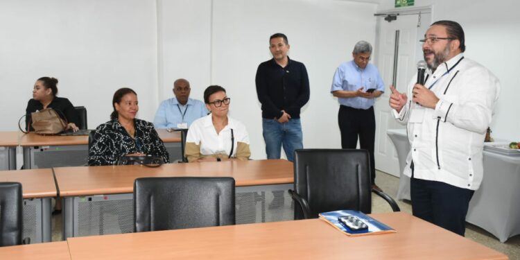 Clausuran conferencia científica ALBUS 2023 en Universidad APEC