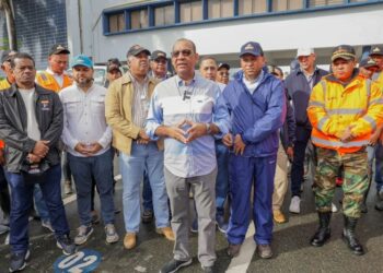 Obras Públicas inicia operativo de rescate y limpieza; expresa pesar por las víctimas