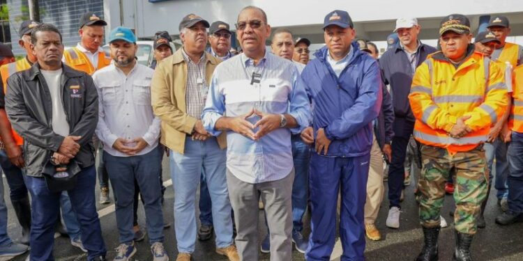 Obras Públicas inicia operativo de rescate y limpieza; expresa pesar por las víctimas