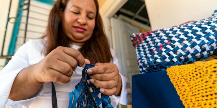 RD refleja menor pobreza de las mujeres que el promedio de América Latina y el Caribe