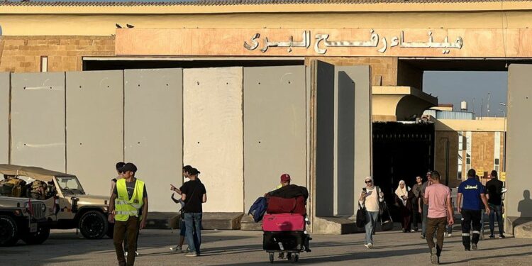 Hamás: 710 personas con pasaporte extranjero podrían salir hoy de la Franja