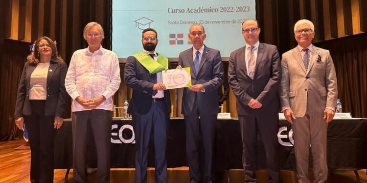 Embajador de España destaca programa de becas internacionales de RD