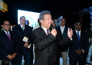Leonel Fernández celebra encuentro navideño con empresarios amigos y relacionados