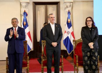 Presidente Abinader exhorta a la excelencia en la Administración Pública