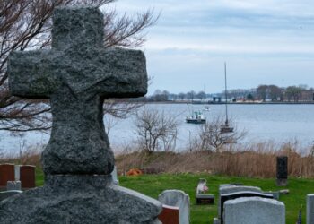 Abren visita a Isla-Cementerio en NYC con más de un millón personas enterradas no reclamadas