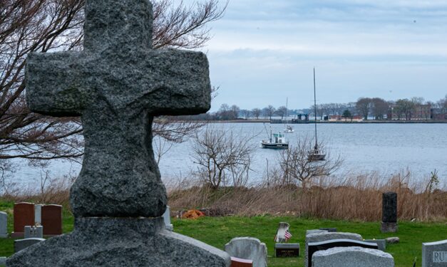 Abren visita a Isla-Cementerio en NYC con más de un millón personas enterradas no reclamadas