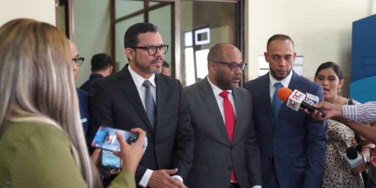 Crisis del CARD está que arde; candidato acude al TSA