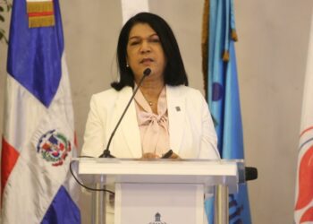 Directora del Ideice expone rol transformador de la investigación en la gestión Educativa 