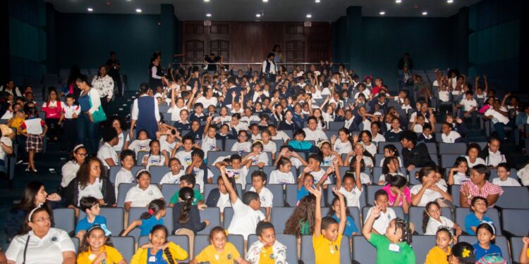 Éxito Rotundo en el 14° Festival Internacional de Teatro para la Infancia y la Juventud (FITIJ) 2023