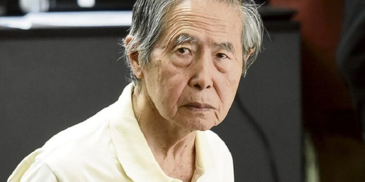 Juez encargado de la libertad de Fujimori bajo escrutinio por caso de delincuente peligroso