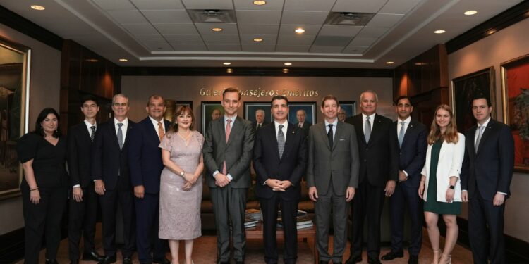 Banco Popular y DFC de Estados Unidos financiarán pymes de mujeres