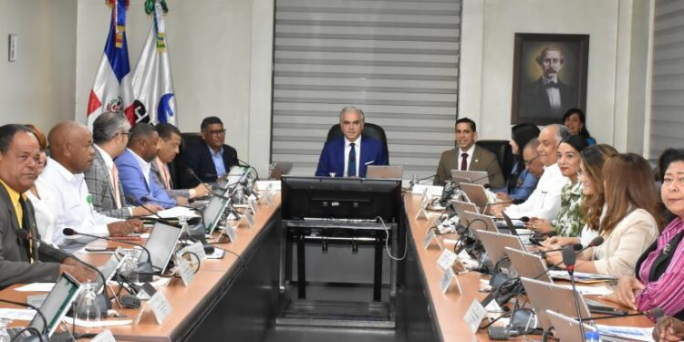 CNSS aprueba incremento en cobertura y beneficios del Seguro Familiar de Salud