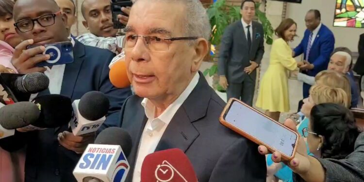 Danilo Medina resalta contribución del PLD al desarrollo de República Dominicana