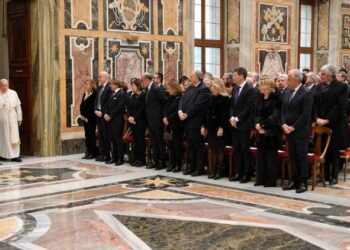 El Papa Francisco advierte sobre el "peligro" de no integrar a los migrantes