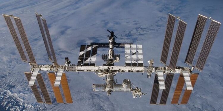 La rusa Roscosmos y la NASA seguirán volando juntos a la Estación Espacial