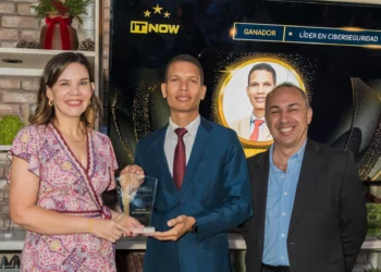 Juan Matos, CISO de la DGII, galardonado en los Premios Connecta 2023