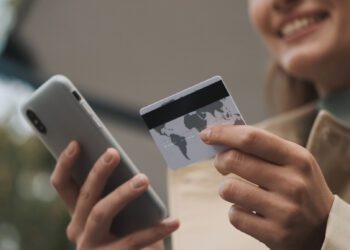 Explosivo crecimiento de compras por Internet con tarjetas bancarias