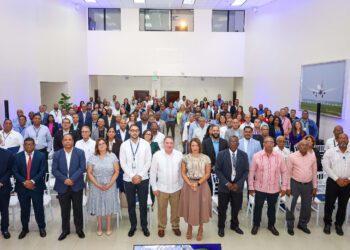 IDAC reconoce a 187 servidores en el marco de la Semana de la Aviación Civil