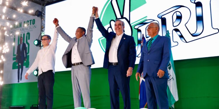 Luis Abinader proclamado candidato presidencial del PRI 