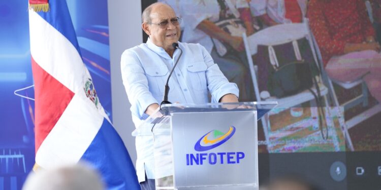 Presidente Abinader inaugura dos centros del INFOTEP en Santiago Rodríguez