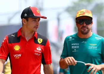 2023 en Fórmula 1: Verstappen domina, Alonso y Sainz brillan