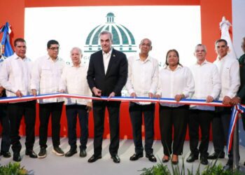 Presidente Abinader inaugura ampliación y modernización de la autopista de San Isidro