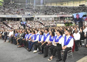 MESCYT gradúa a 16 mil estudiantes en Programa de inglés de Inmersión