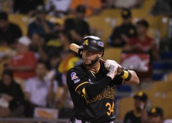 Dos equipos de béisbol barren a sus competidores regionales en RD
