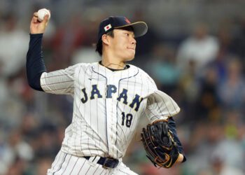 Los Yankees buscan reforzar su rotación de lanzadores con Yoshinobu Yamamoto.