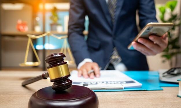 La Inteligencia Artificial generativa llega a los despachos de abogados