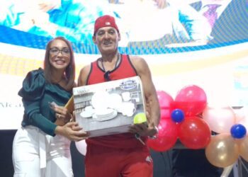 Yudith Almonte celebra encuentro navideño con miembros del PRM