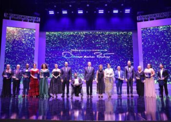 Quemuel Arroyo Peña recibe Premio Oscar de la Renta del MIREX