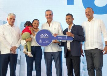 Abinader entrega 400 apartamentos del Plan Mi Vivienda en Santiago