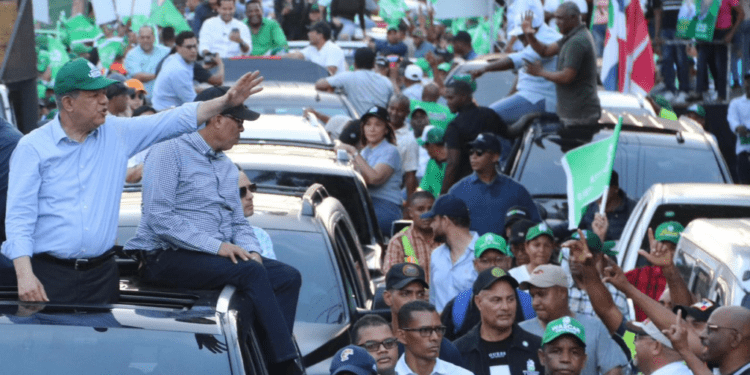 Candidatos de FP, PLD, y PRD unen fuerzas en Marcha-Caravana encabezada por Leonel 