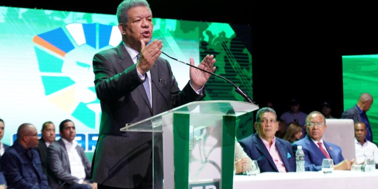 Leonel Fernández asegura que el Gobierno manipula la realidad