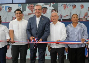 Gobierno inaugura Saneamiento de Cañada Cachón Oeste en Santo Domingo Este