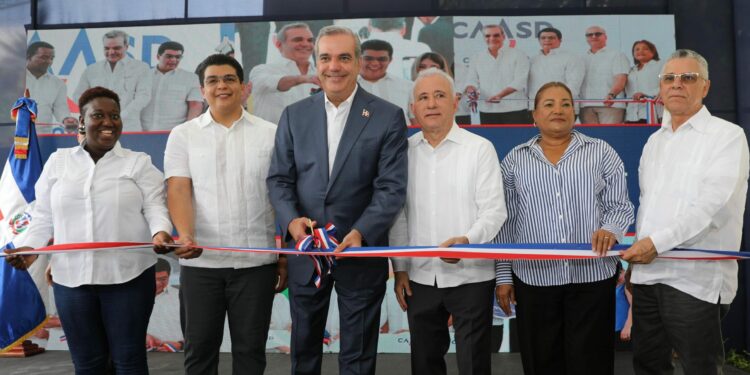 Gobierno inaugura Saneamiento de Cañada Cachón Oeste en Santo Domingo Este