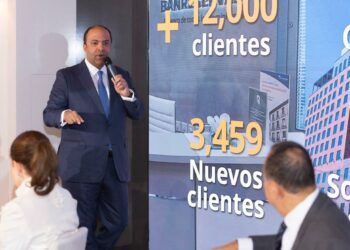 Banreservas lidera crecimiento financiero y reafirma apoyo al turismo en Fitur 2024