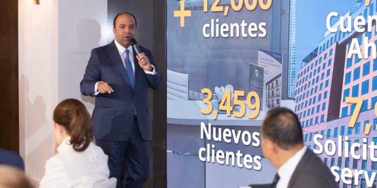 Banreservas lidera crecimiento financiero y reafirma apoyo al turismo en Fitur 2024