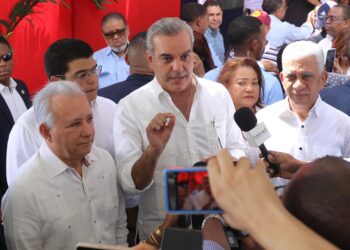 Abinader responde a oposición: Asegura denuncias son muestra de desesperación