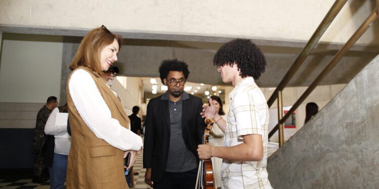 Colaboración de Alto Nivel: Acuerdo entre el Ministerio de Cultura y Berklee College of Music