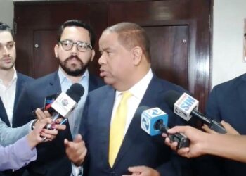 PLD presenta instancia ante la JCE y recusa a Vallejo Santelises en medio de acusaciones