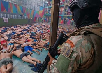 Ecuador en la encrucijada: El ascenso implacable de los grupos criminales