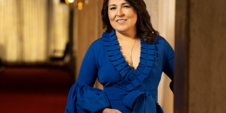 Emelyn Baldera lleva a la radio a Mujeres que Inspiran 