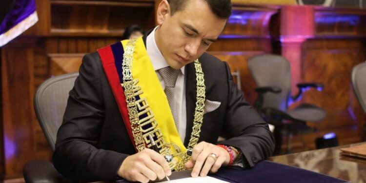 Ecuador: Noboa declara conflicto armado interno tras un grupo tomar canal de TV 