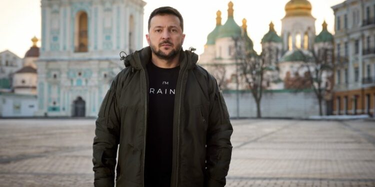 Zelenski anuncia una ley para doble nacionalidad y excluye a los rusos