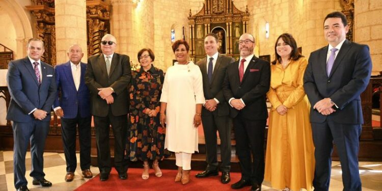 Superintendente de Seguros destaca crecimiento del sector