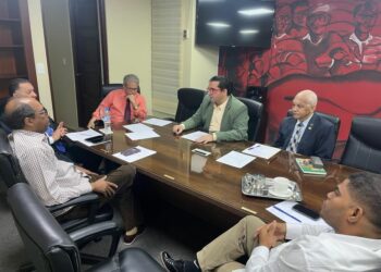 CMD suena alarmas por cobros a residentes en universidades